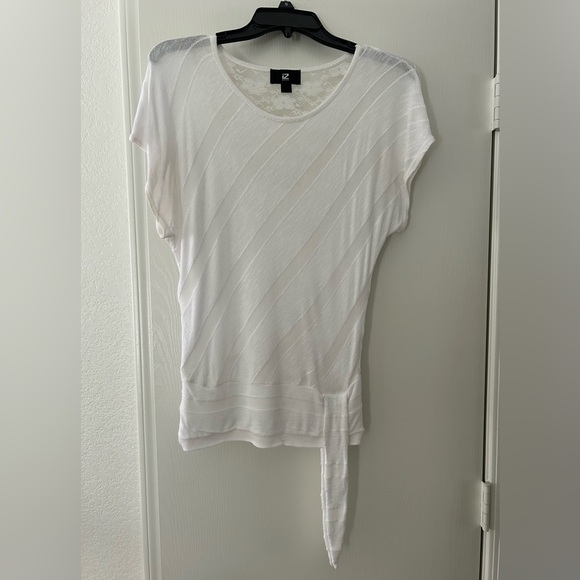 IZ Byer Light Ivory Short Sleeve Lacey Back Top. Size Small - Picture 2 of 11